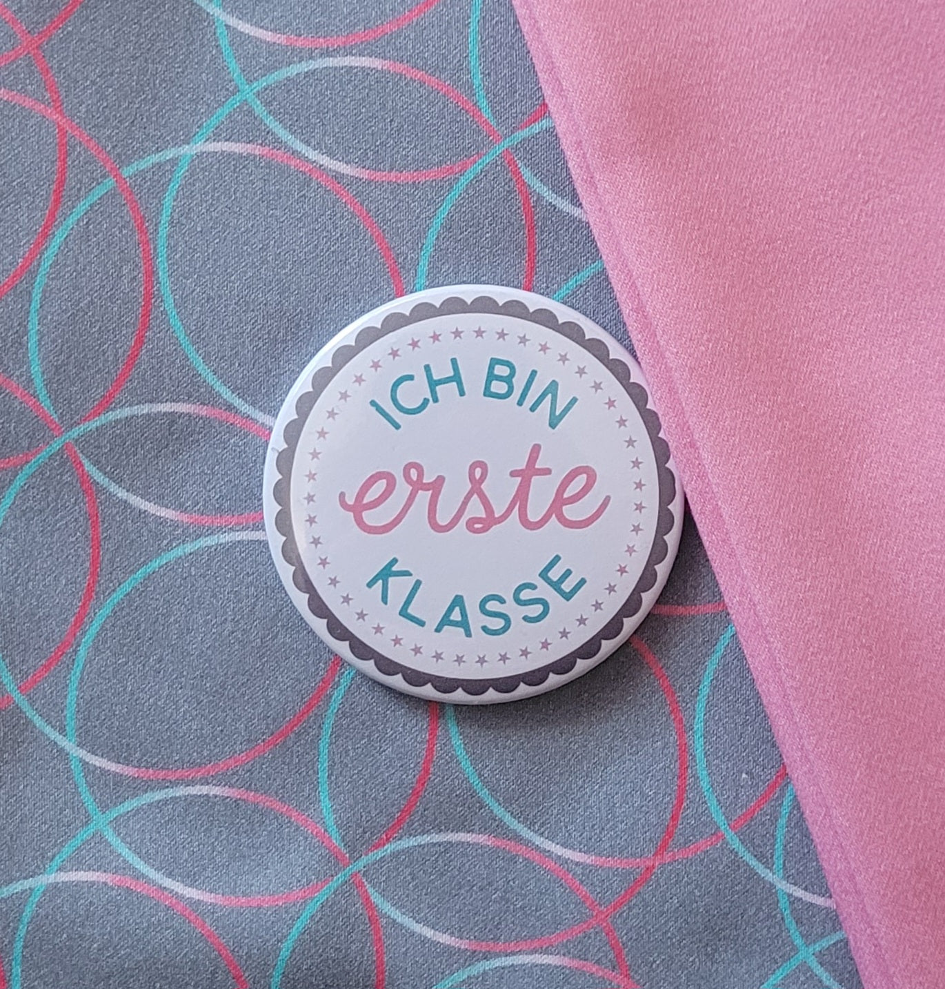 Button Anhänger in Farben zum Ranzen