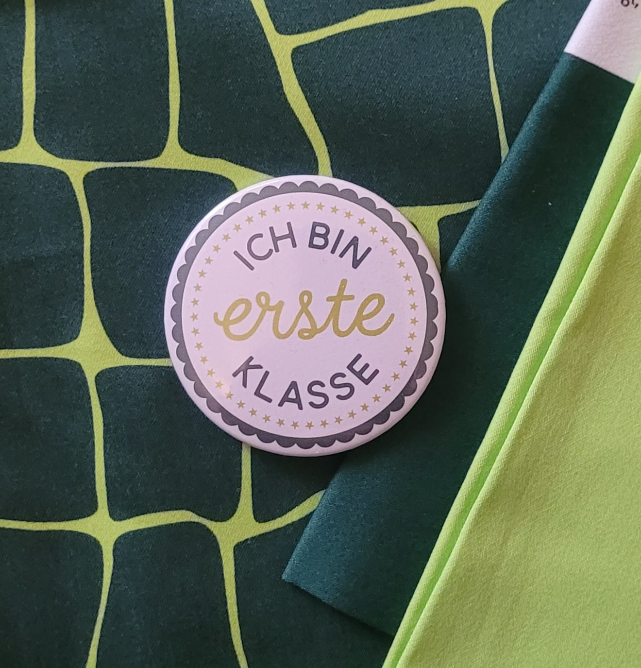 Button Anhänger in Farben zum Ranzen