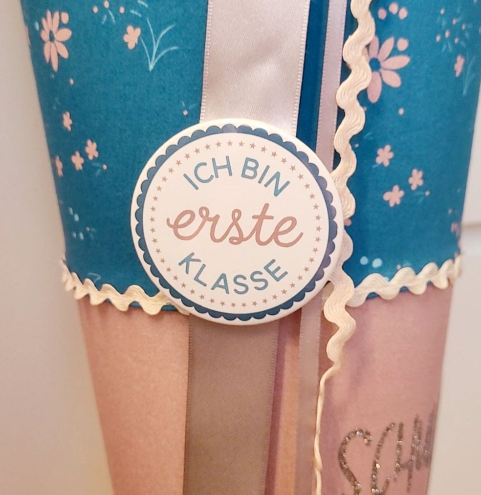 Button Anhänger in Farben zum Ranzen