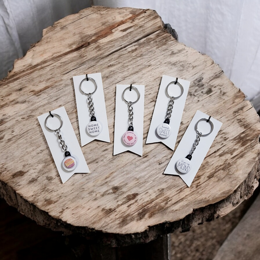 Statement Button Schlüsselanhänger mit Kette