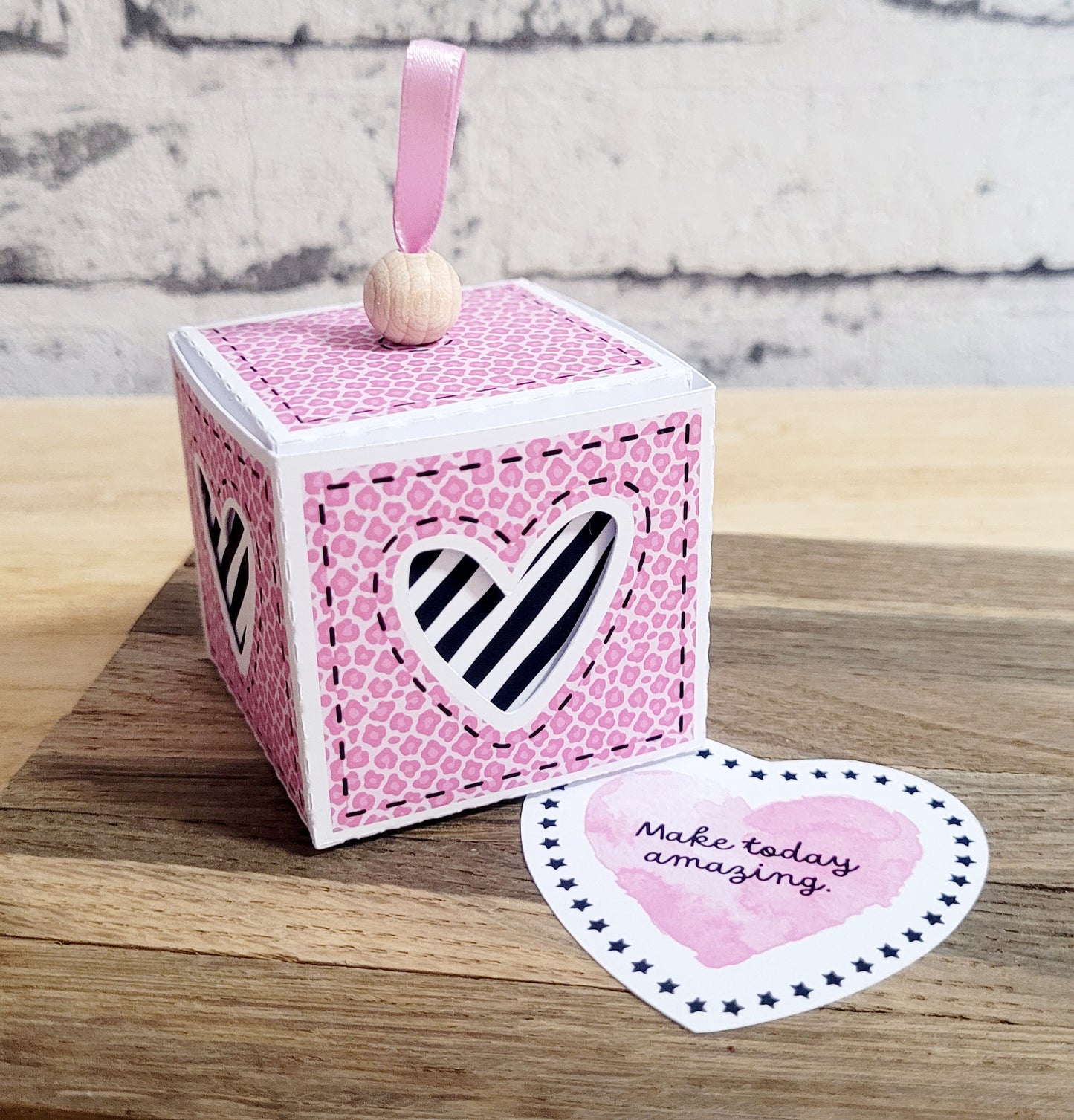 Button Spiegel in raffinierter Geschenkbox